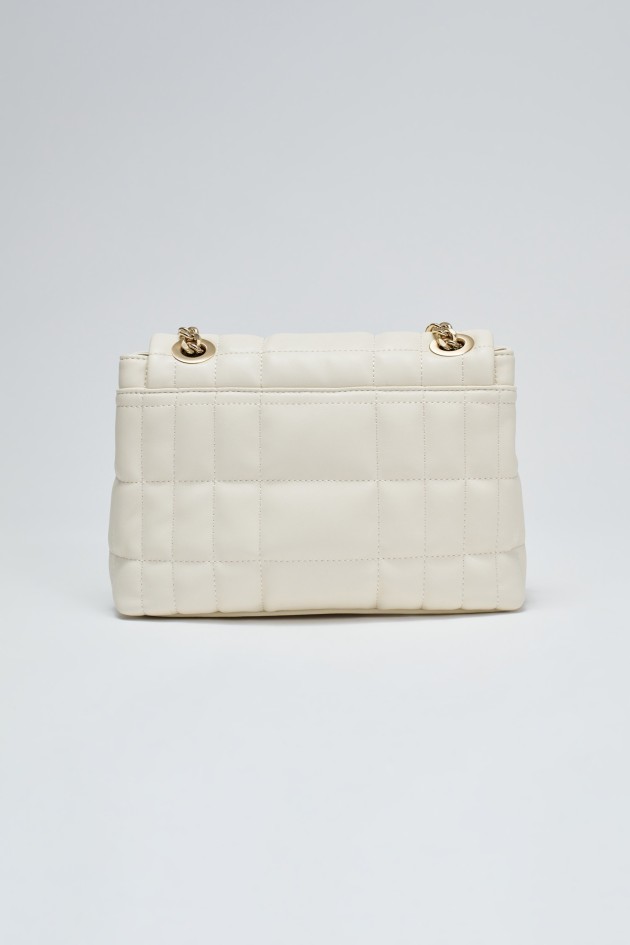 GEPOLSTERTE TASCHE MIT FELL EFFEKT