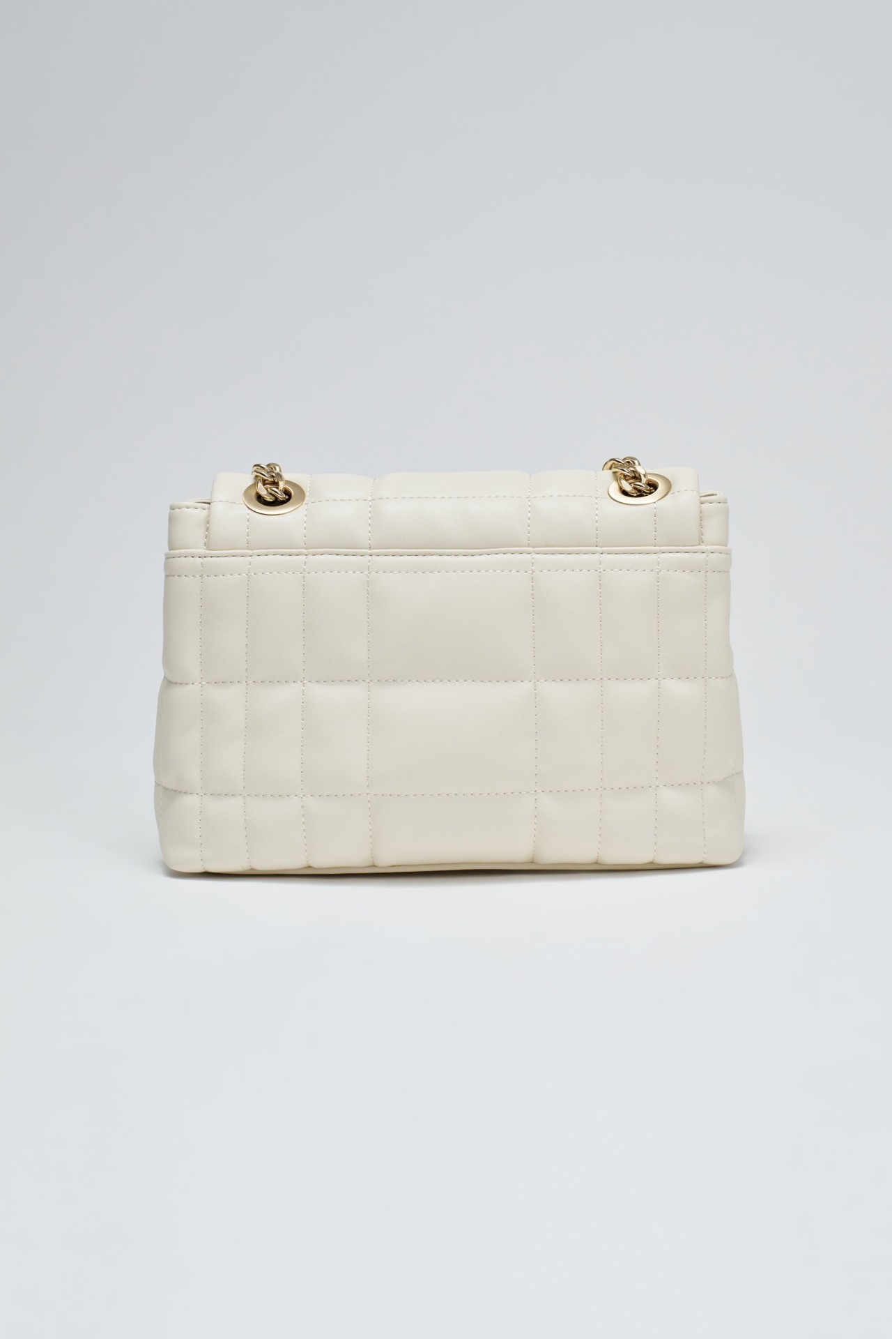 GEPOLSTERTE TASCHE MIT FELL EFFEKT