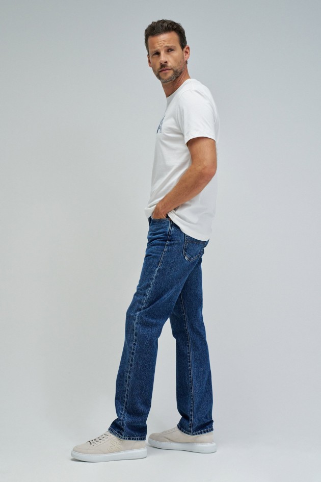 T-SHIRT MIT BRANDING