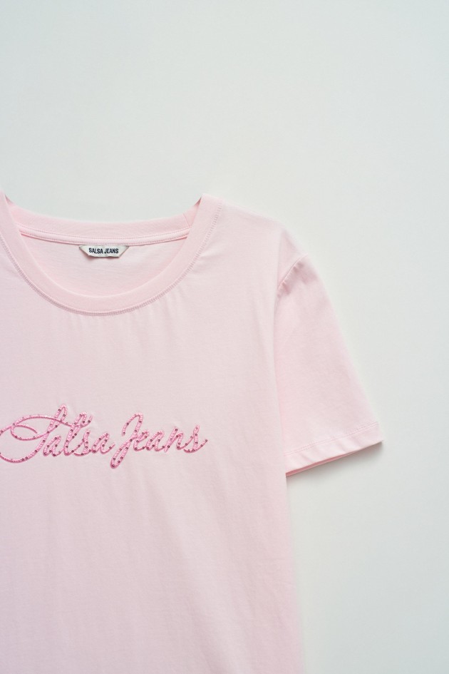 T-SHIRT WITH BRANDING