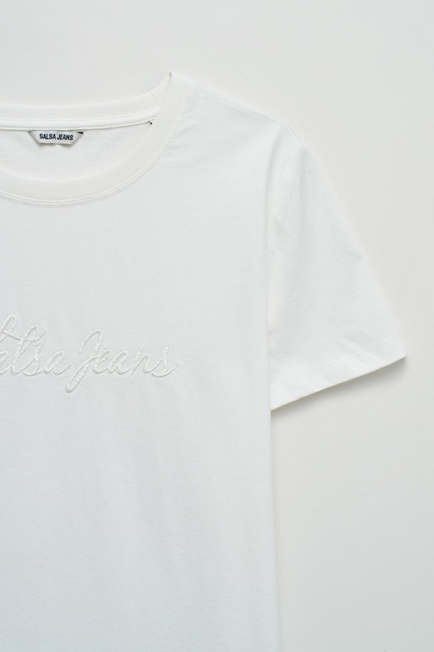 T-SHIRT WITH BRANDING