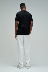 T-SHIRT MIT BRANDING