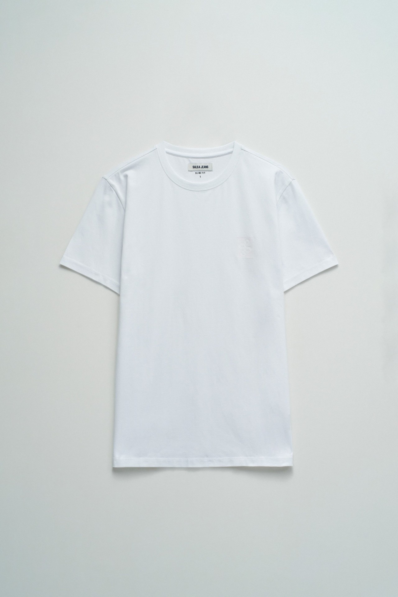 T-SHIRT WITH BRANDING