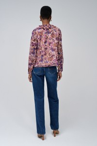BLUSA CON VOLANTES