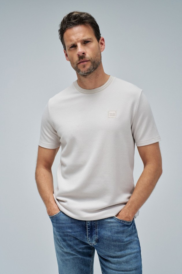 T-SHIRT COM TEXTURA
