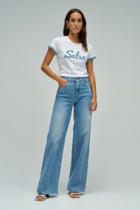 T-SHIRT WITH BRANDING