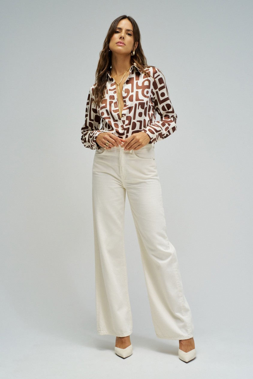 CAMISA SATINADA CON ESTAMPADO