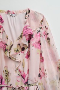 VESTIDO COM PADR�O FLORAL