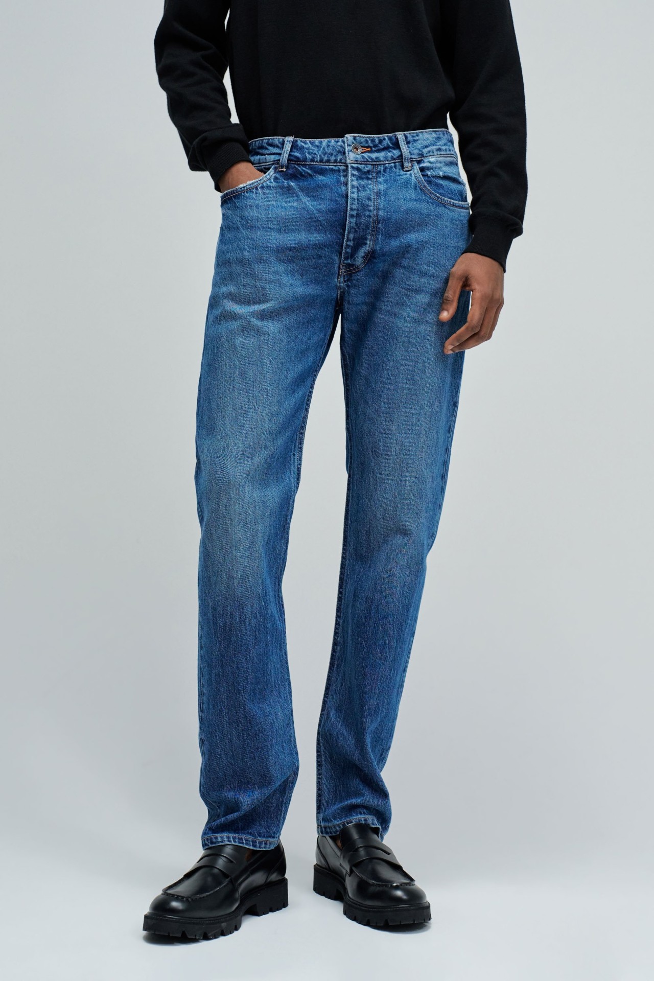REGULAR FIT JEANS