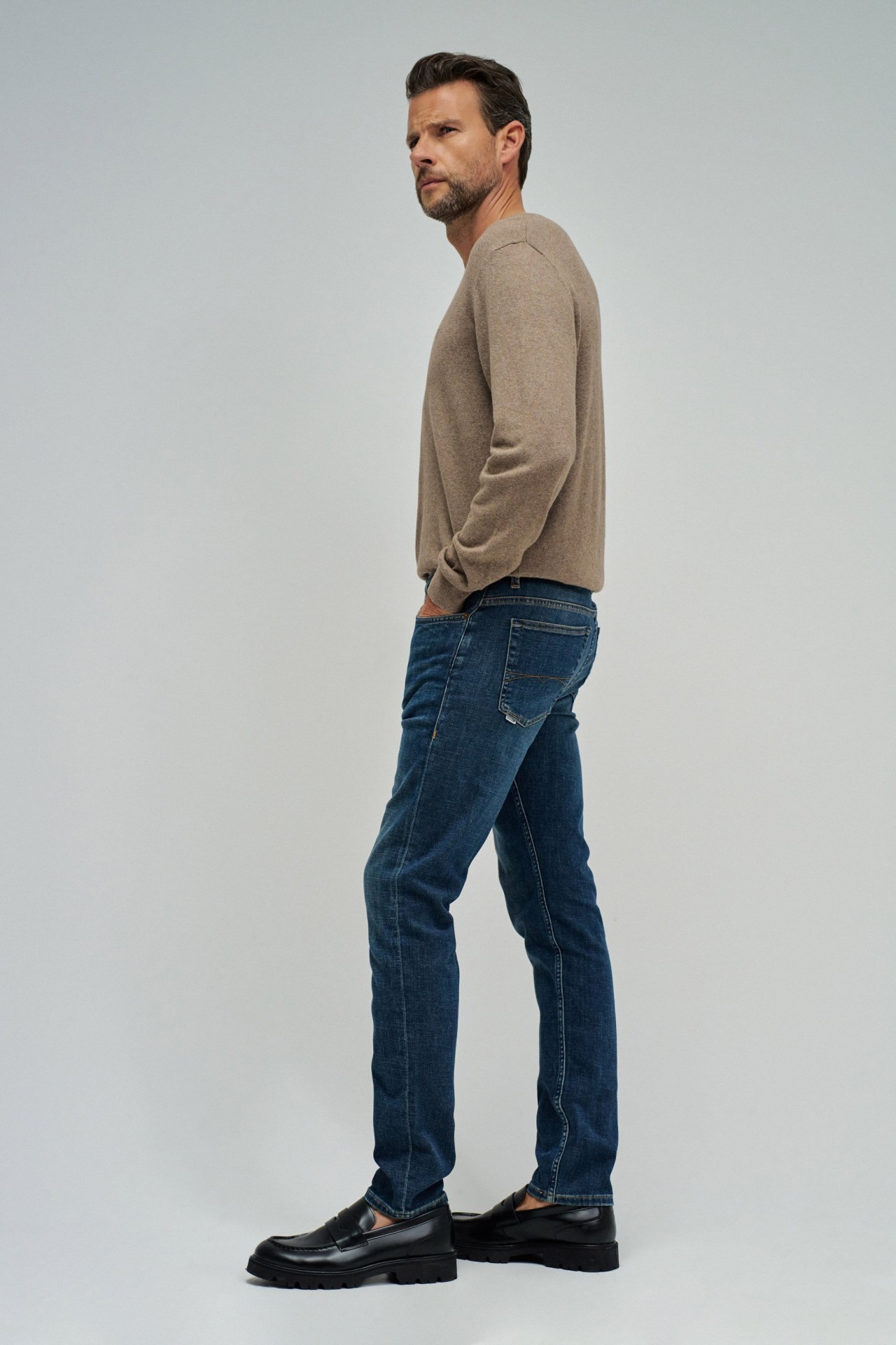 SLIM FIT JEANS
