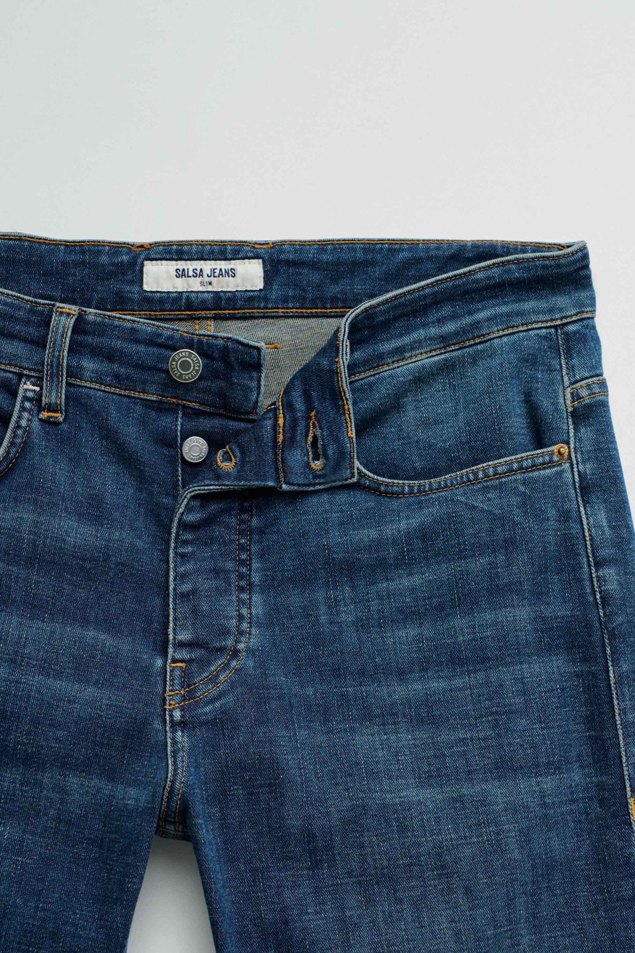 SLIM FIT JEANS