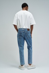 JEAN TAPERED FIT