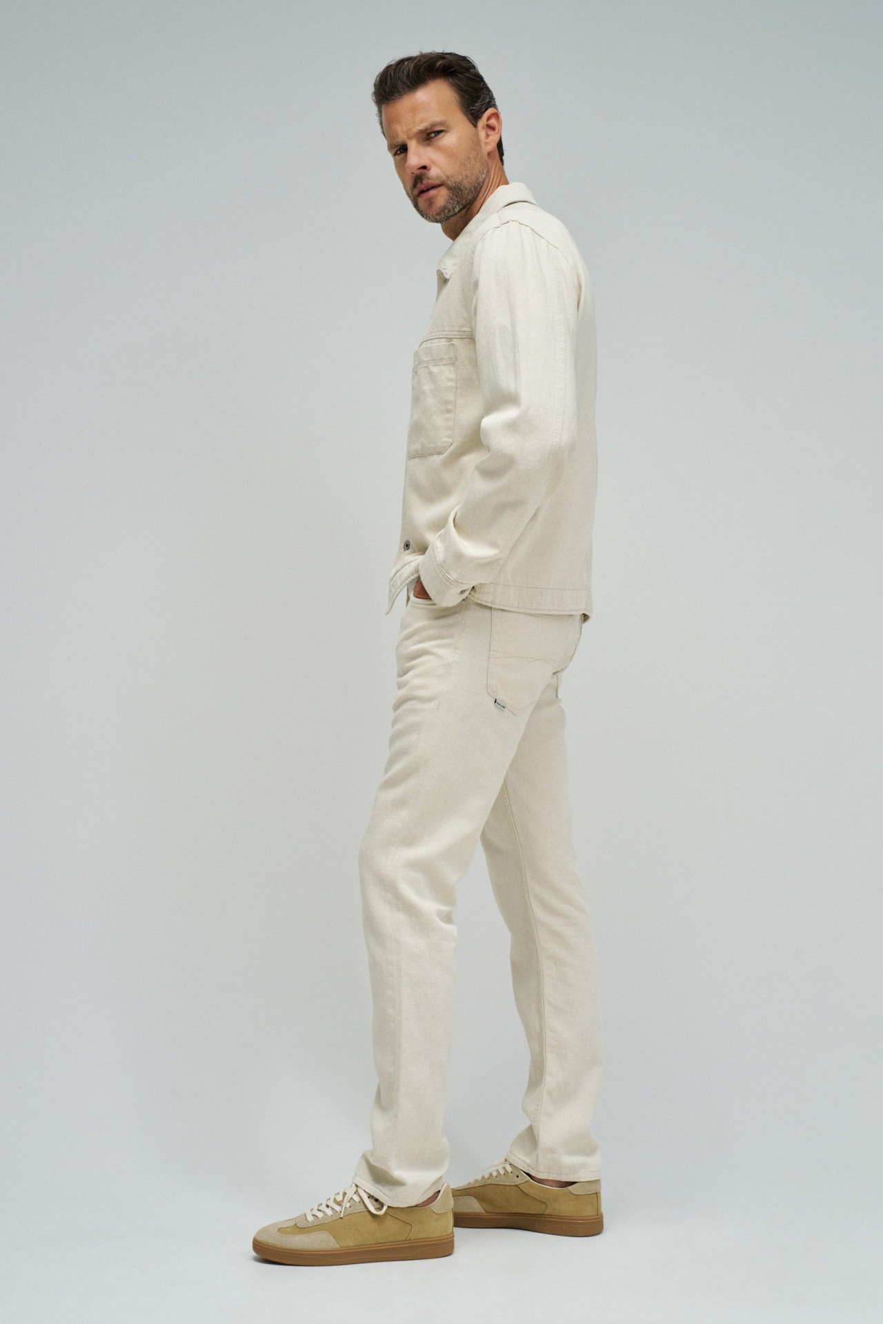 �BERHEMD MIT LEINEN