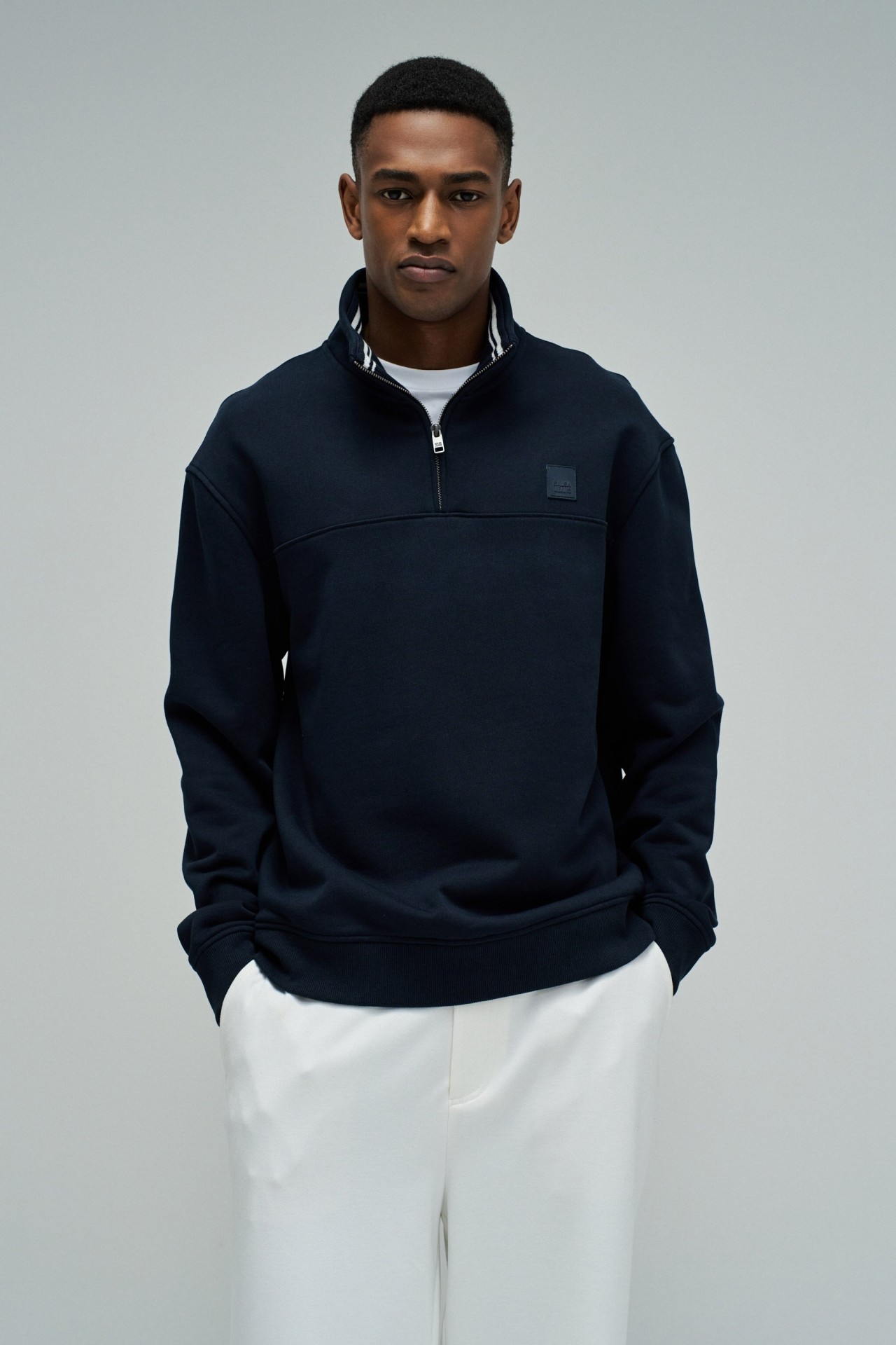 SWEATSHIRT MIT HALBEN REISSVERSCHLUSS