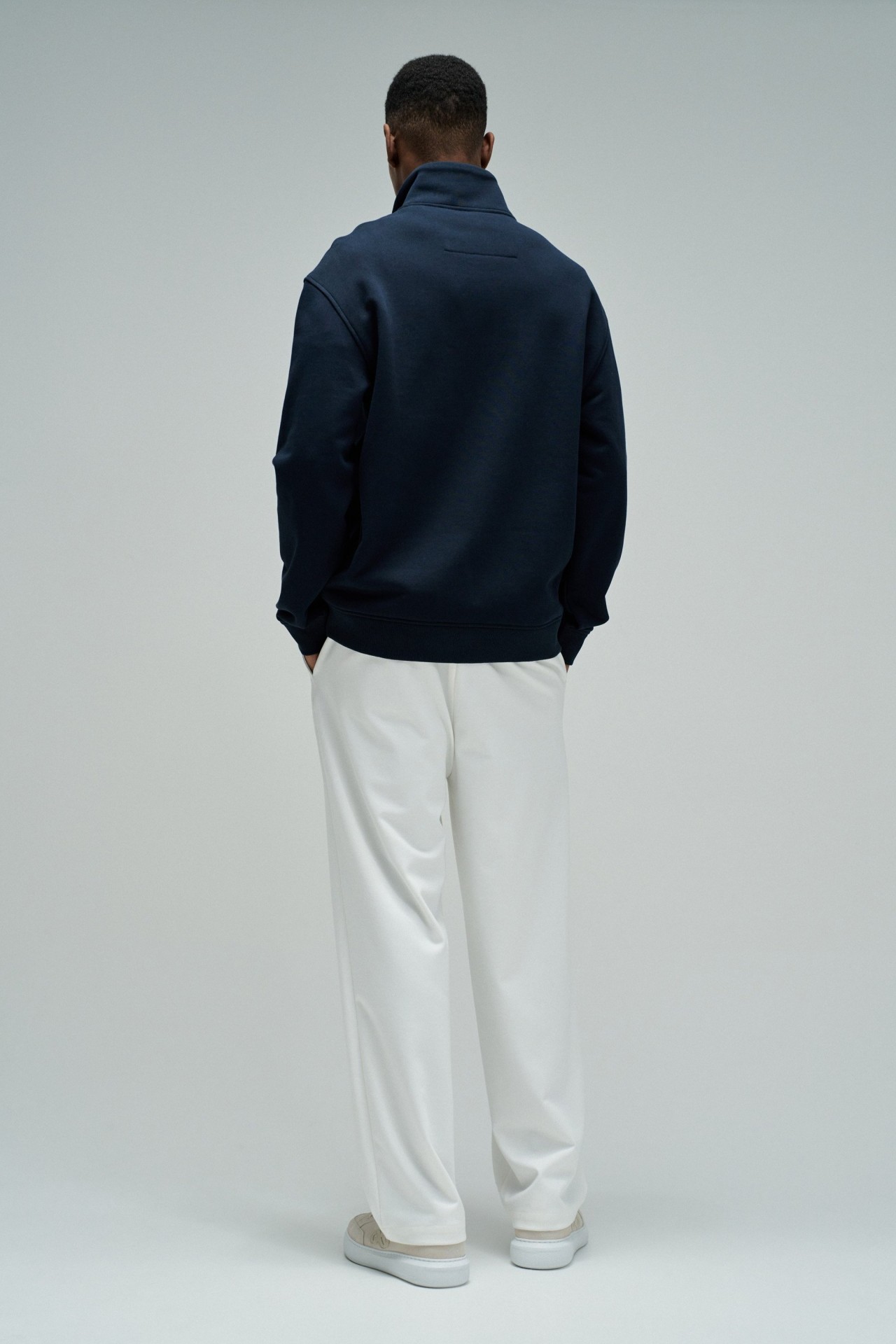 SWEATSHIRT MIT HALBEN REISSVERSCHLUSS