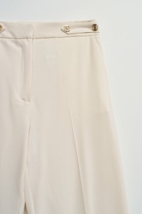 CAL�AS EM TECIDO COM PERNA STRAIGHT