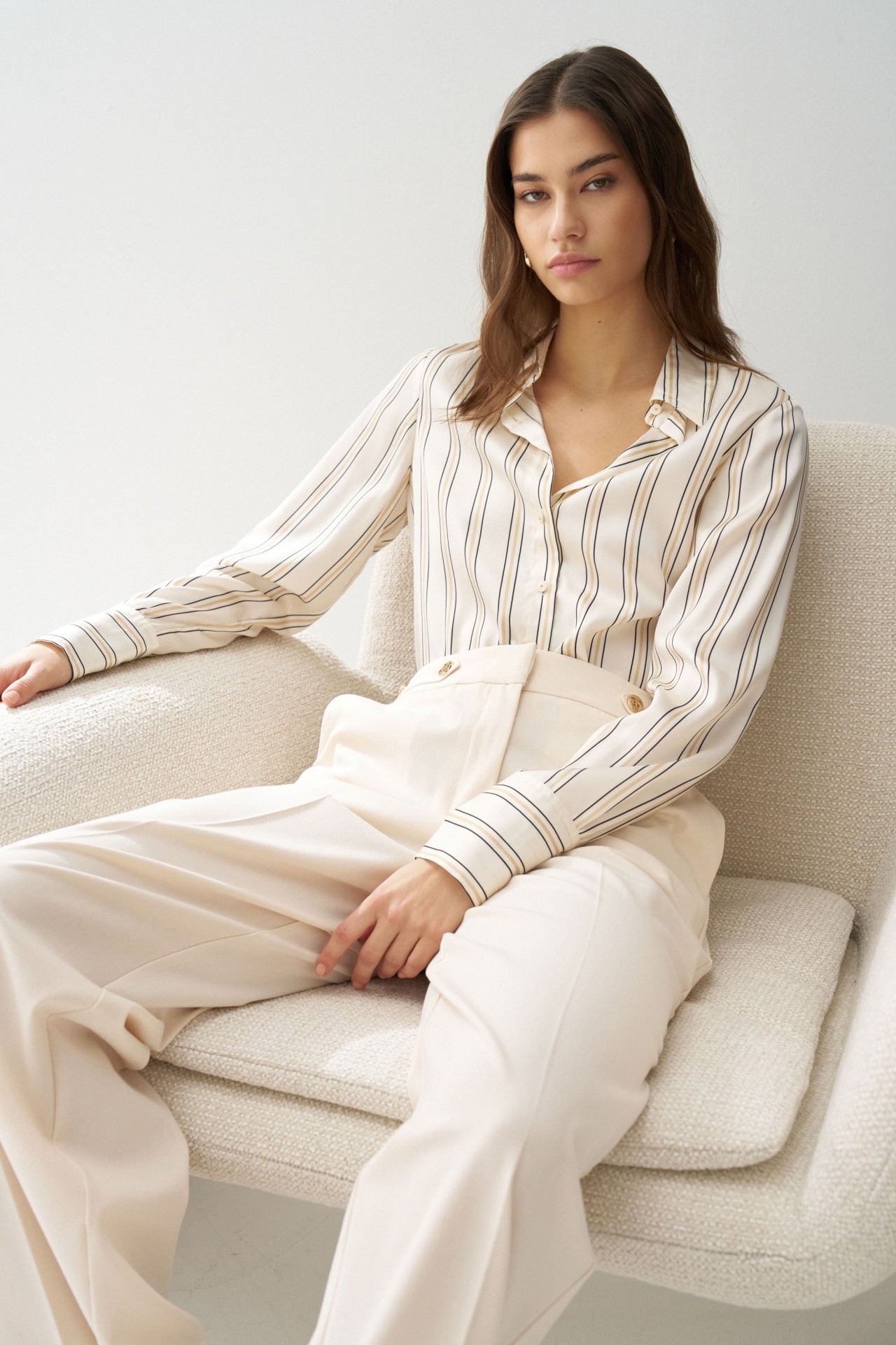 CAL�AS EM TECIDO COM PERNA STRAIGHT