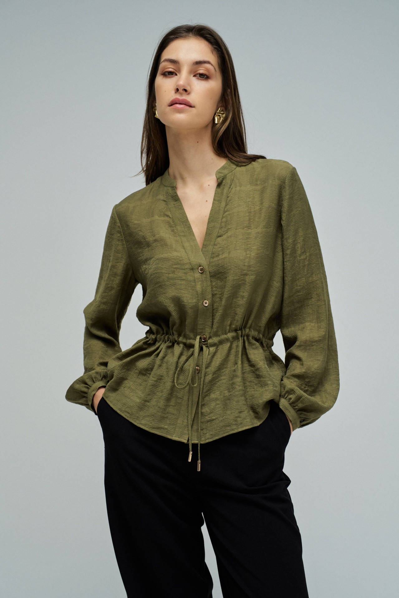 BLUSA TEXTURADA COM CINTO