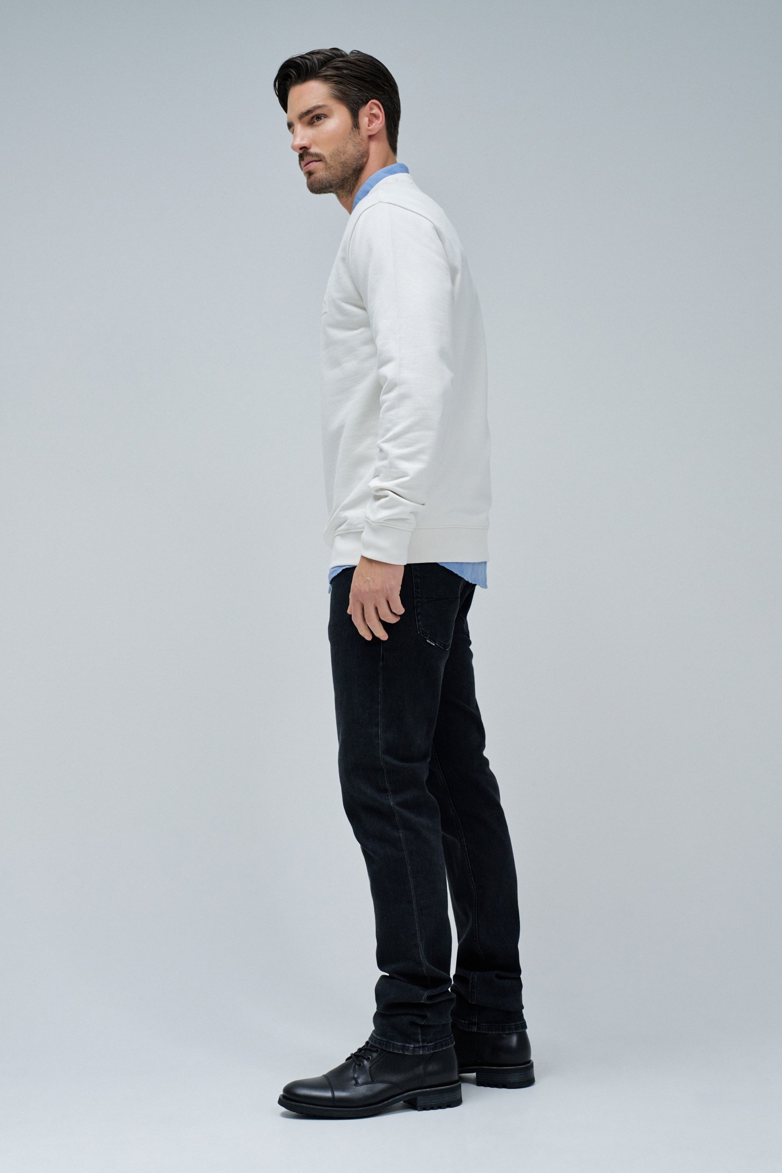 SWEATSHIRT WITH BRANDING