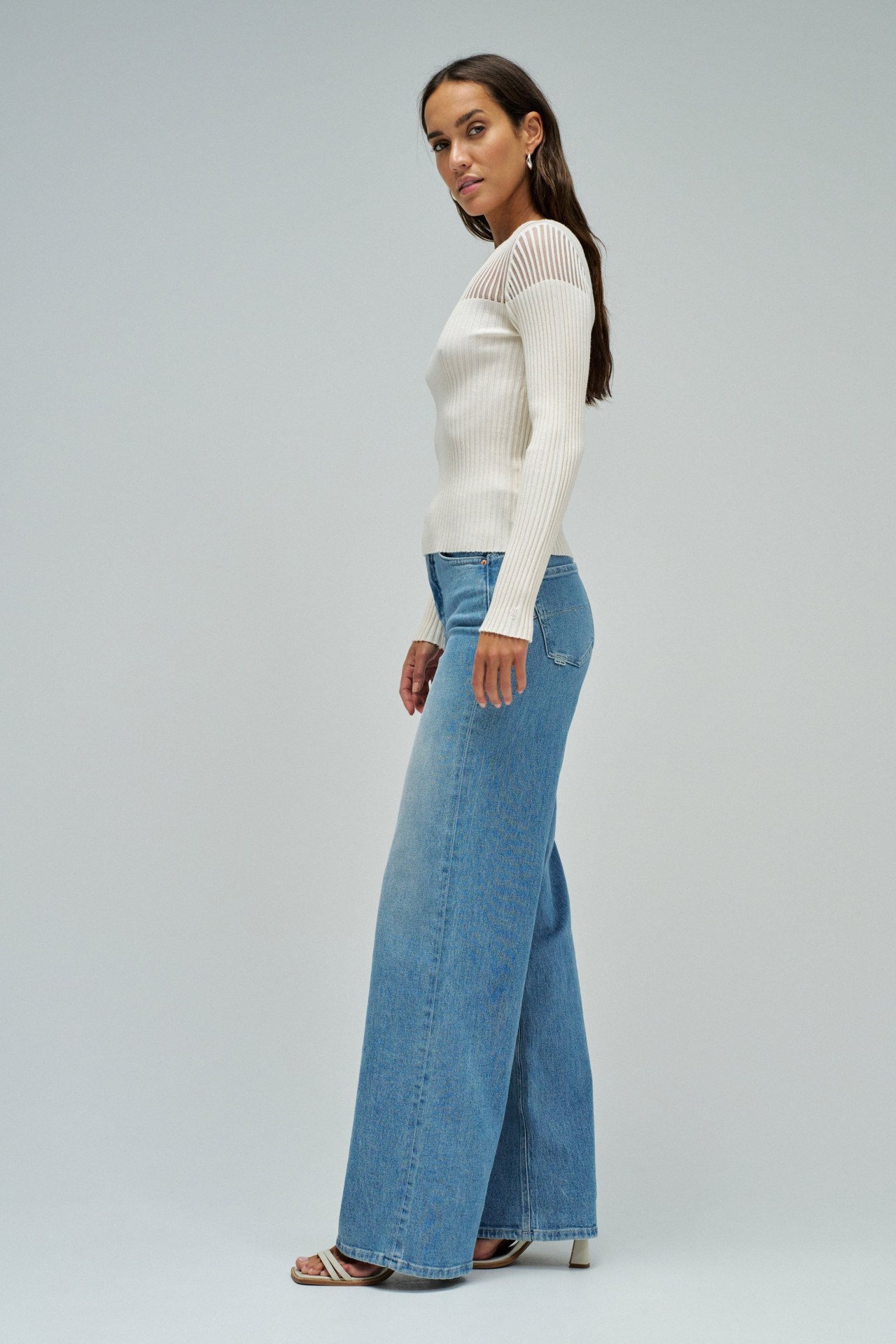 CAMISOLA CANELADA COM TRANSPAR�NCIA