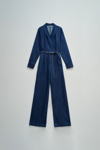 MACAC�O EM LIGHTDENIM COM PERNA WIDE