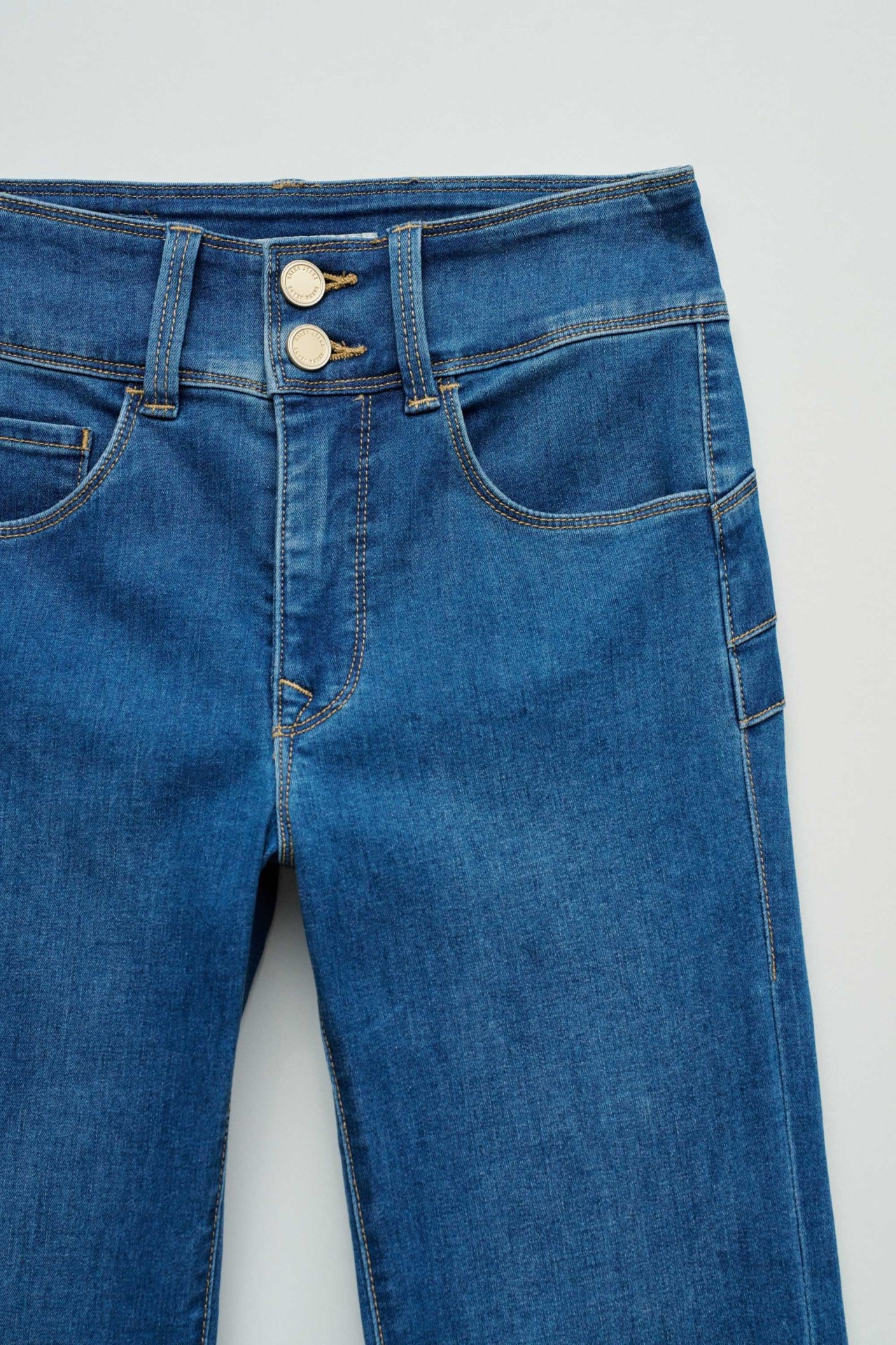 JEANS SECRET PUSH IN BOOTCUT SOFT TOUCH