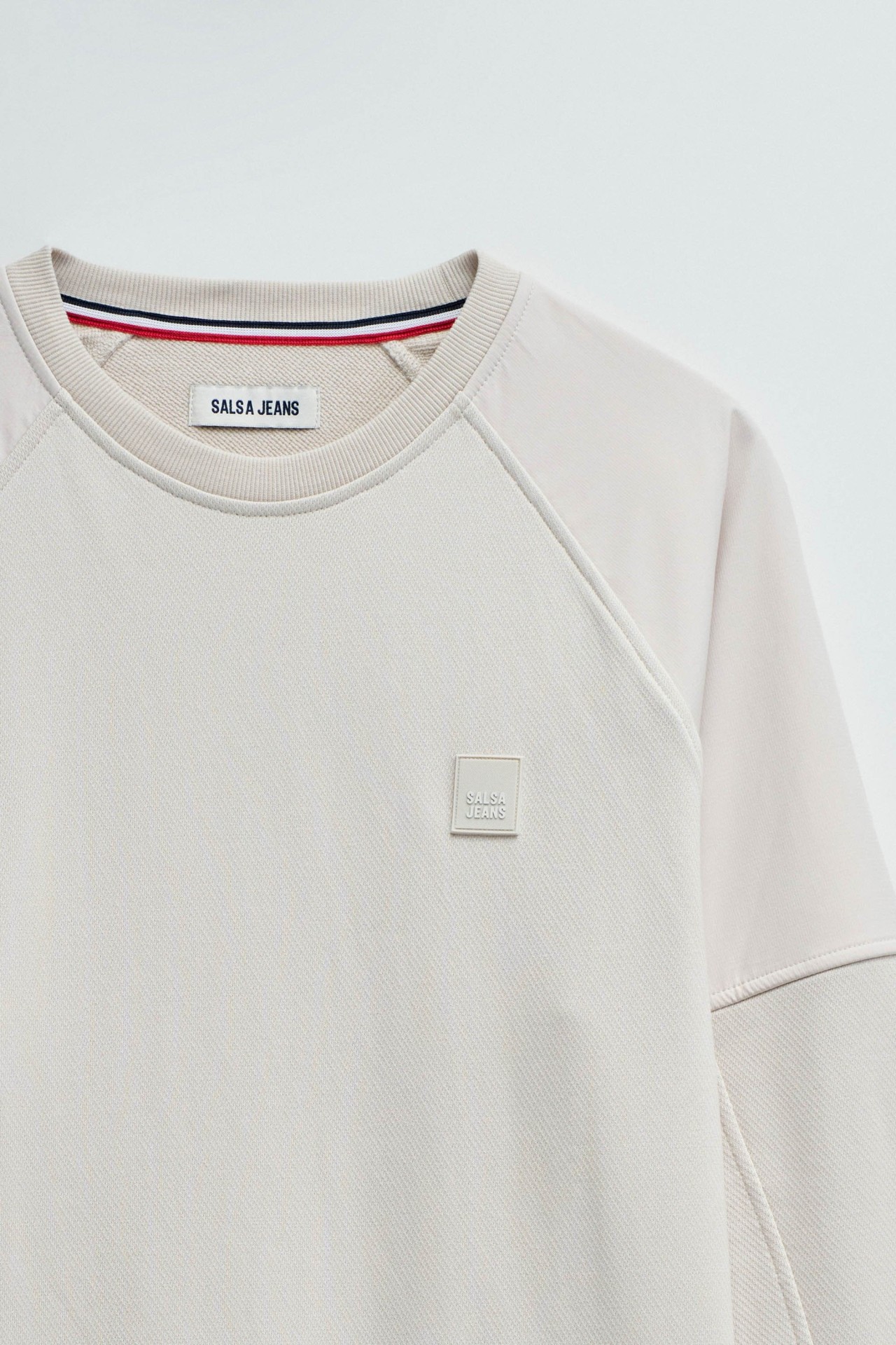 SWEATSHIRT MIT BRANDING