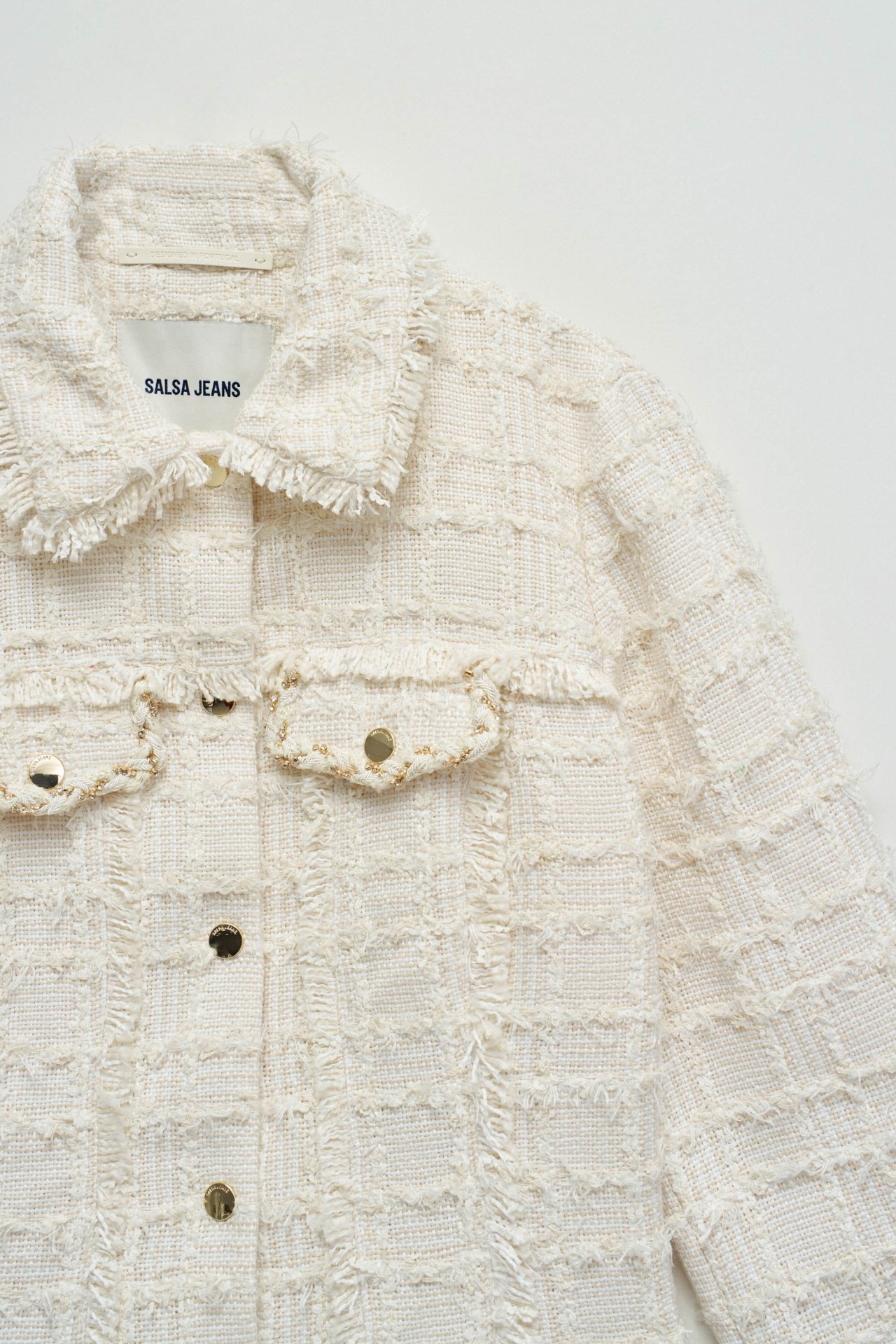 CAMISETA TEXTURIZADA CON NUDO FRONTAL