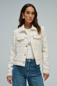 CAMISETA TEXTURIZADA CON NUDO FRONTAL