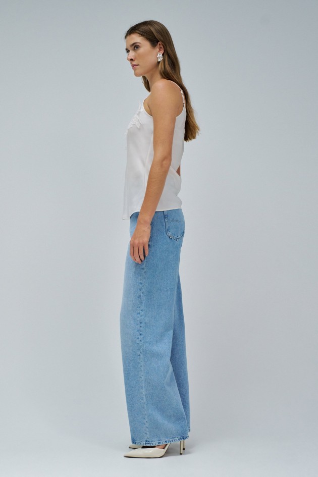 TOP SATINADO CON ENCAJE