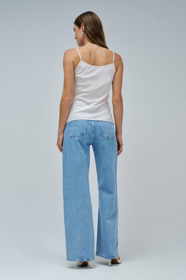 TOP SATINADO CON ENCAJE