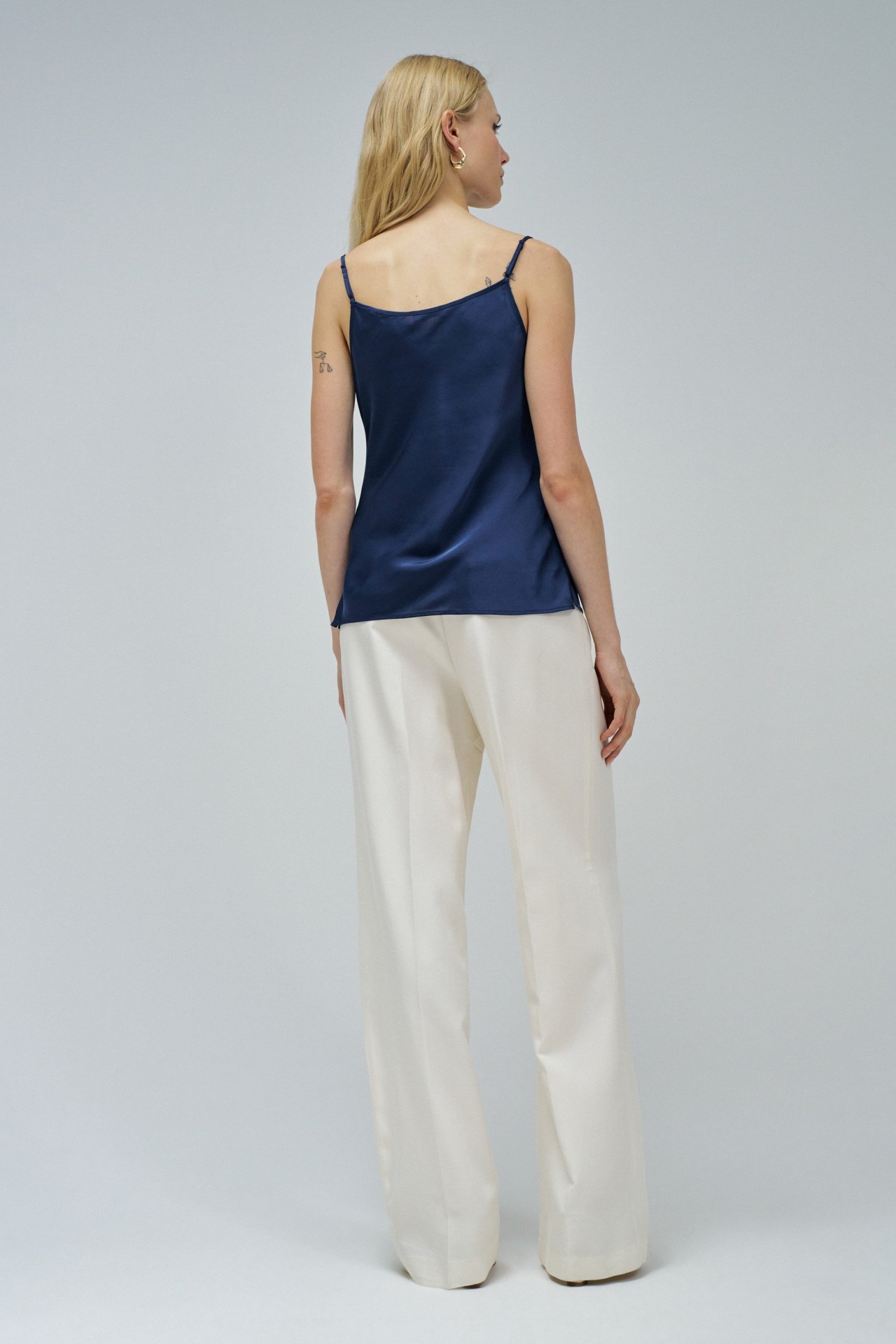 TOP SATINADO CON ENCAJE