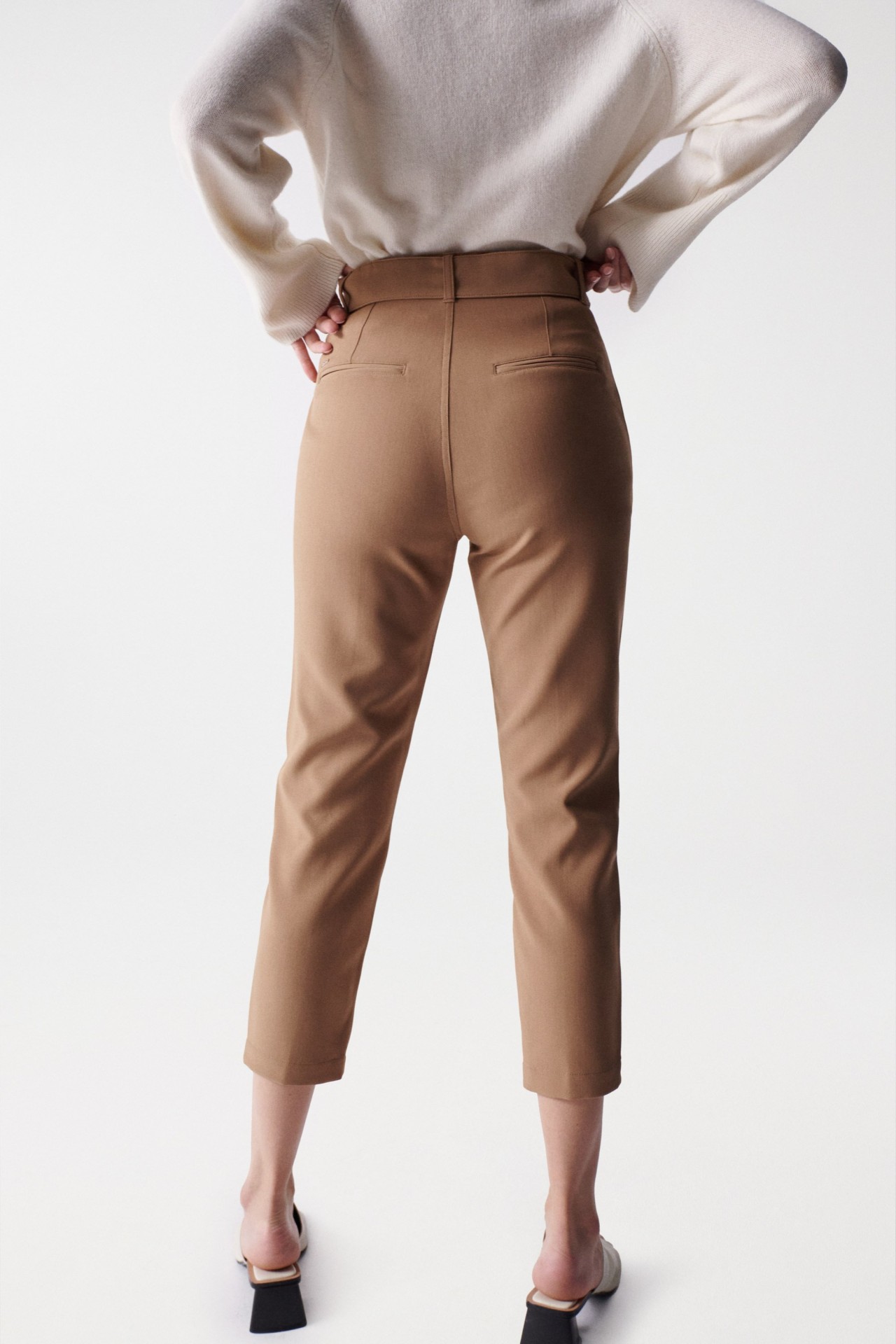 PANTALONES CHINO CROPPED SLIM
