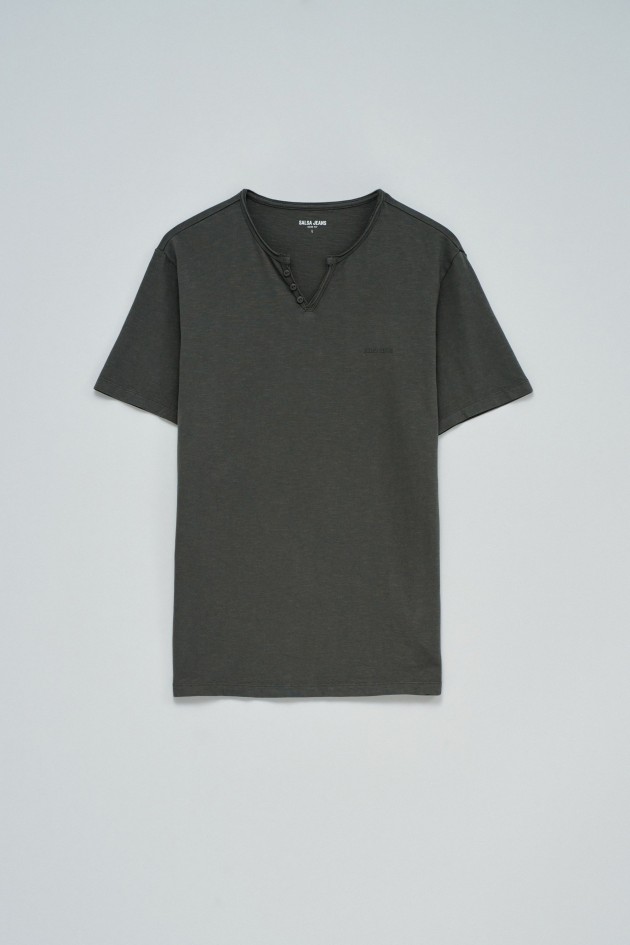 T-SHIRT WITH BRANDING