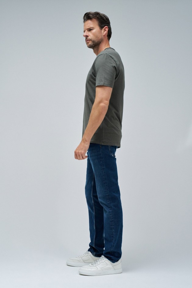 T-SHIRT WITH BRANDING