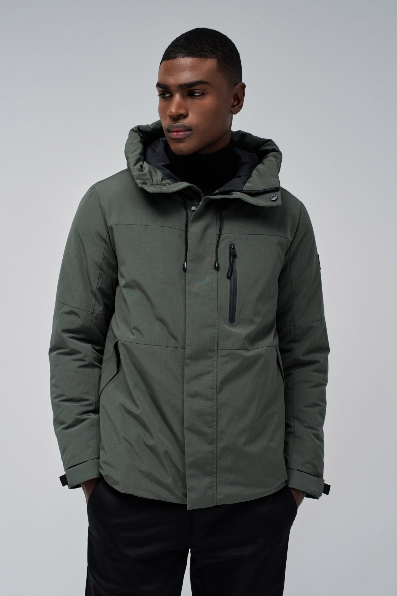 PARKA COM CAPUZ