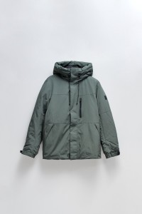 PARKA COM CAPUZ PARKA COM CAPUZ