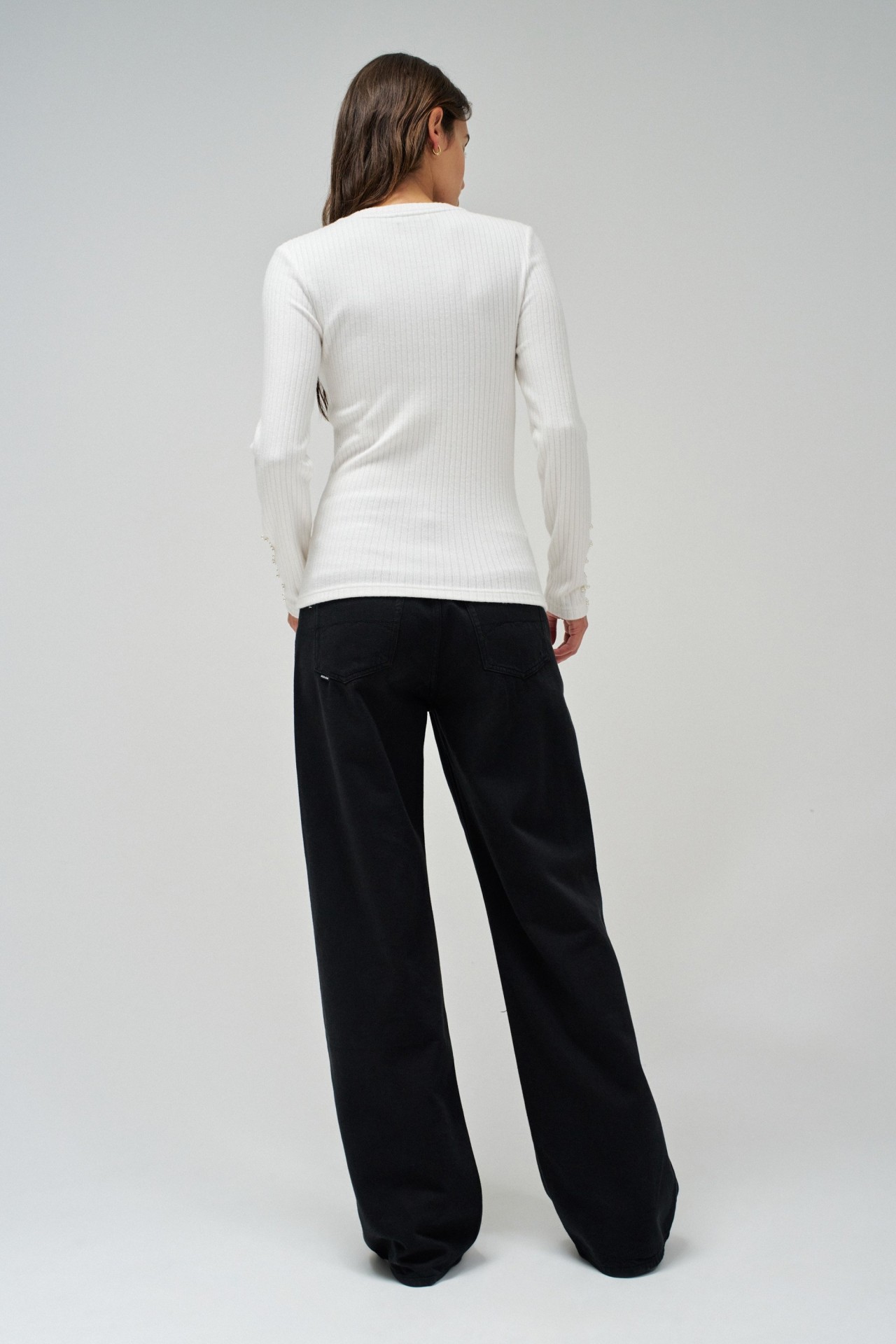 FINE RIBBED KNIT SWEATER