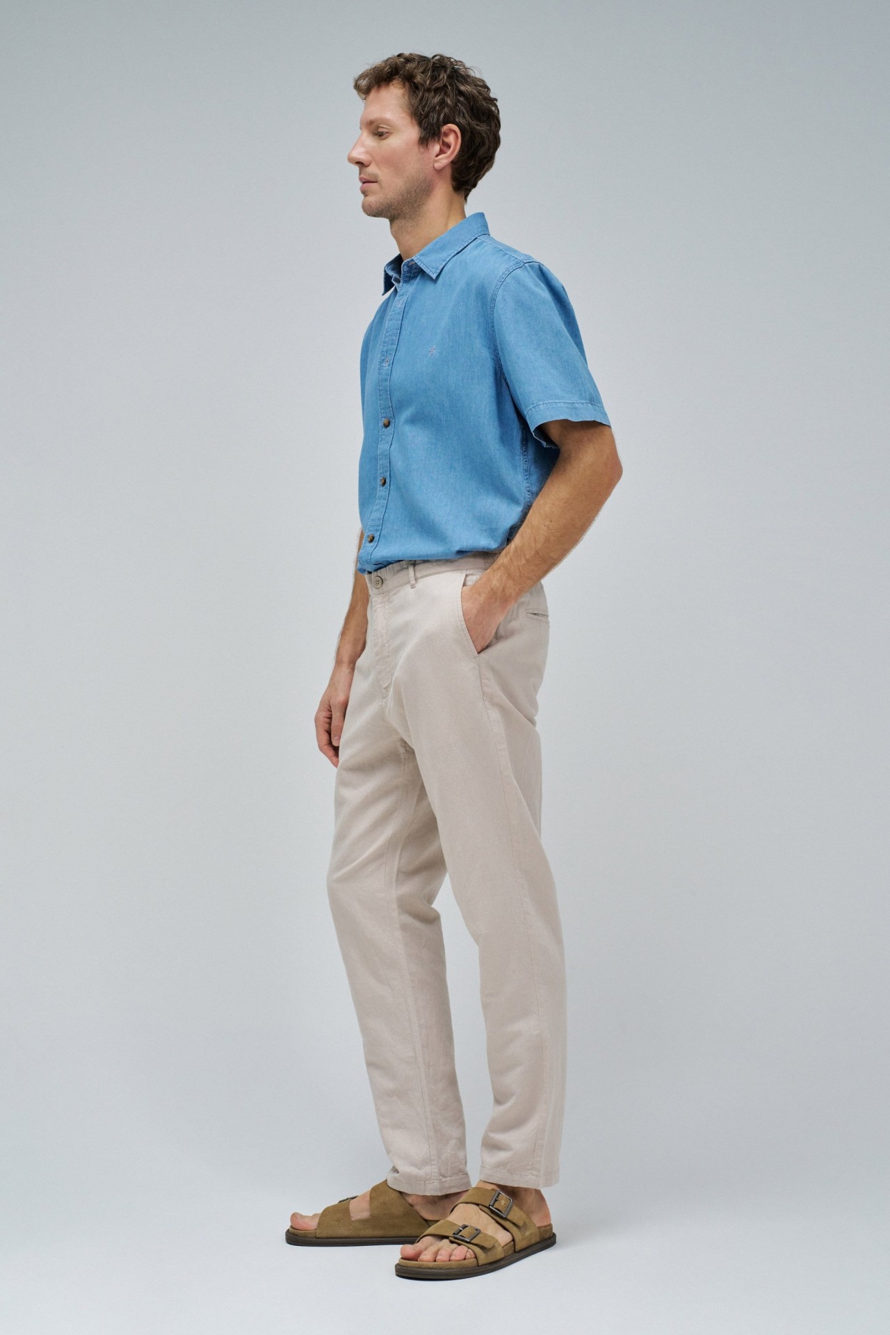 CAL�AS CHINO COM MISTURA DE LINHO