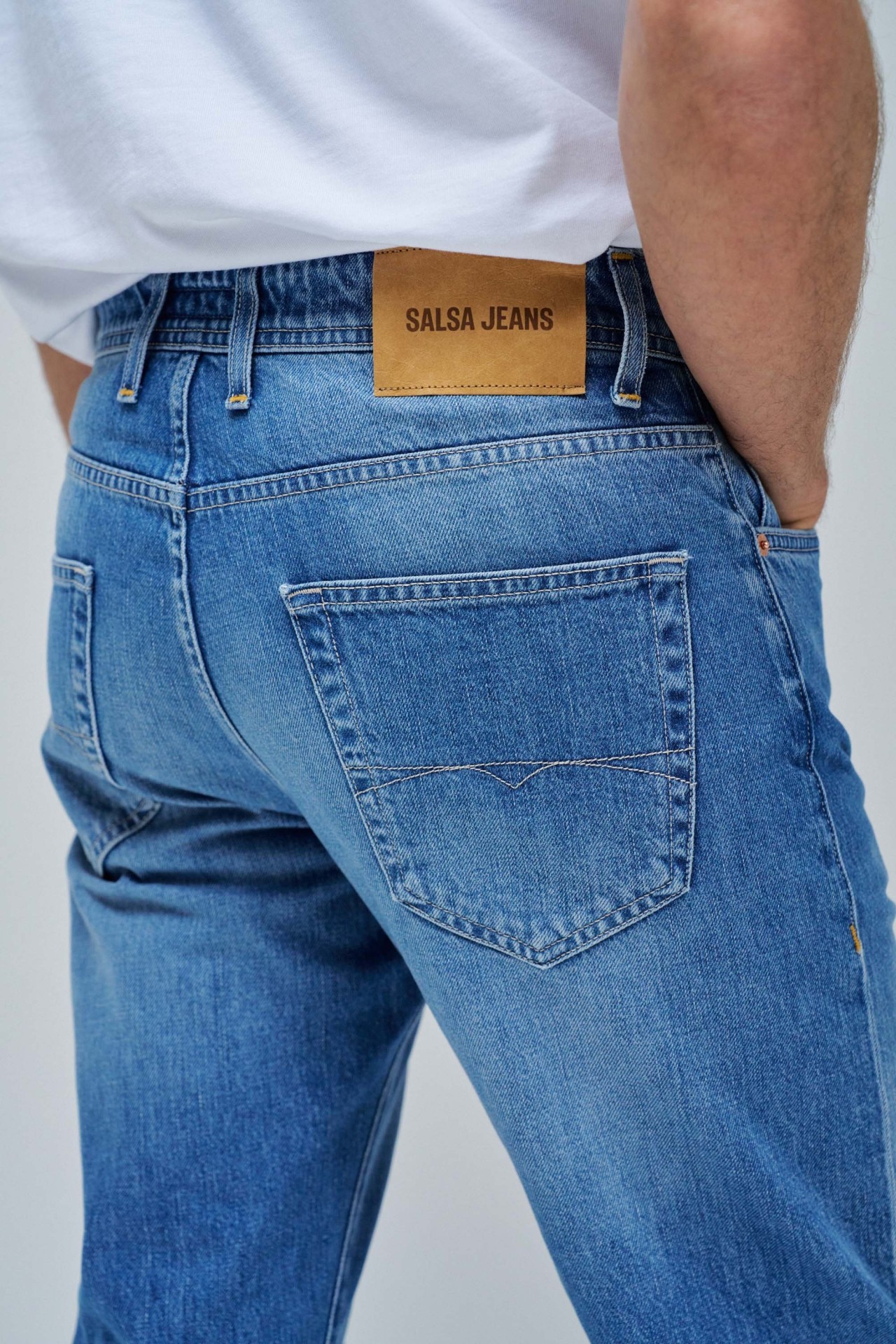 JEANS STRAIGHT FIT