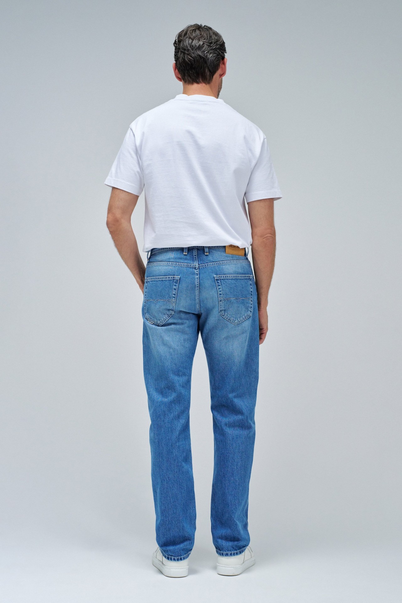 JEANS STRAIGHT FIT