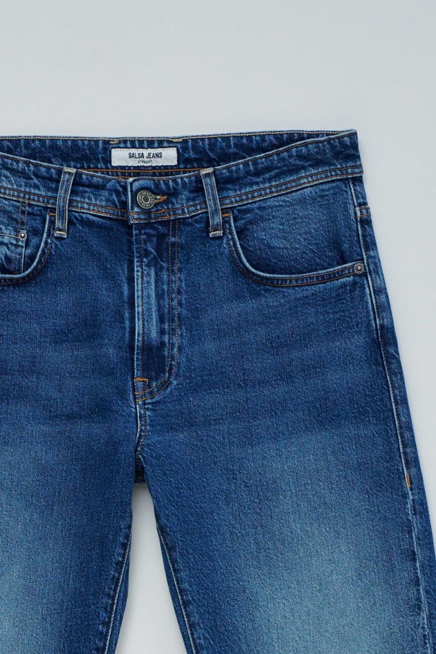 STRAIGHT FIT JEANS