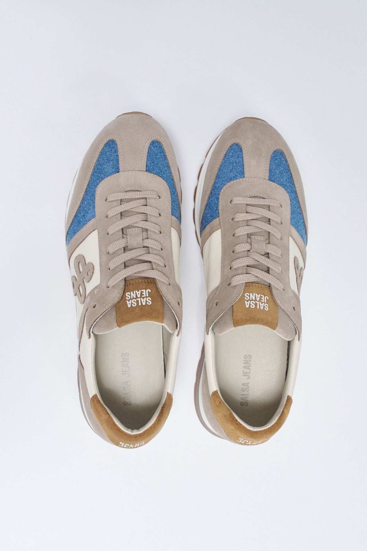 BASKETS EN CUIR