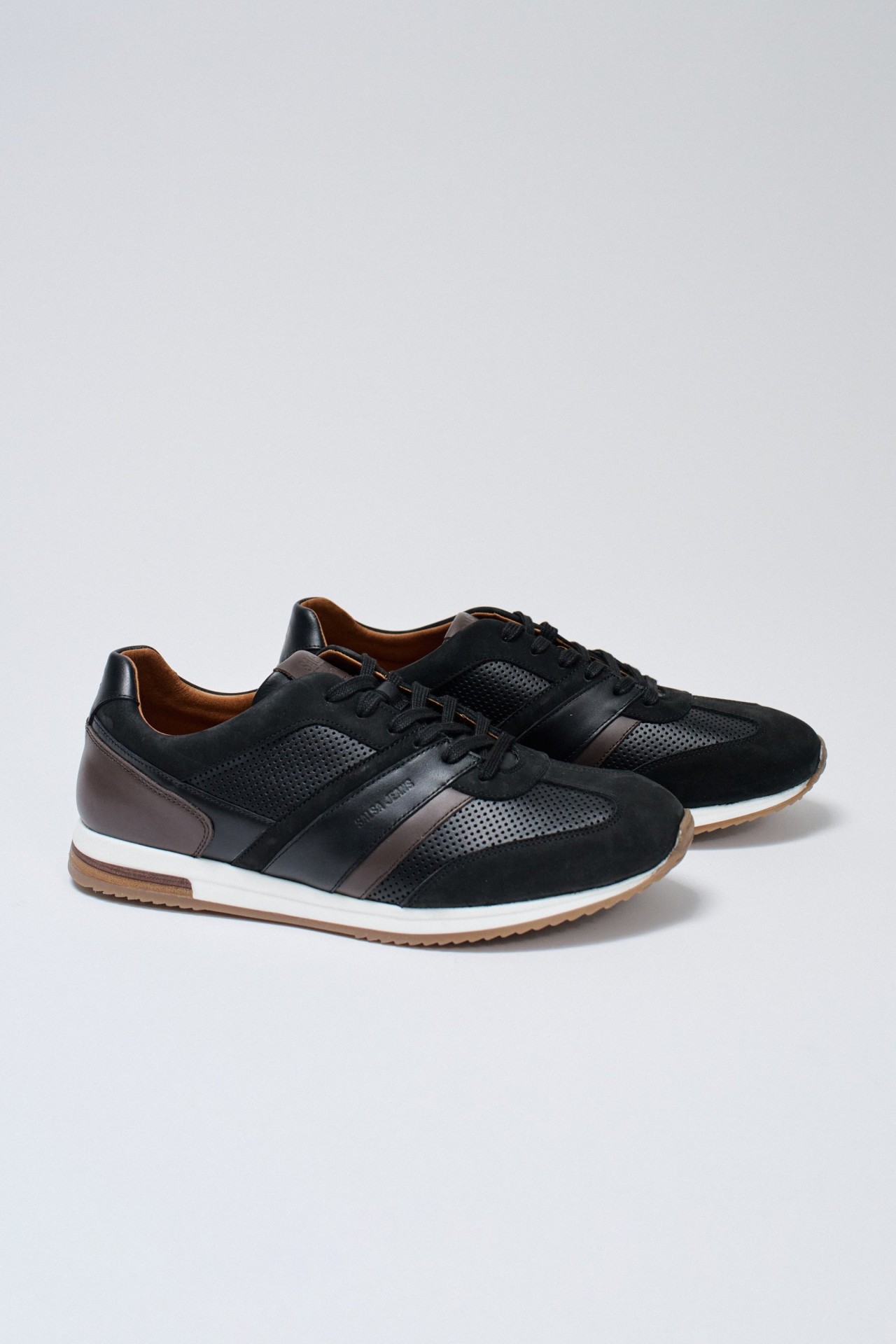 WILDLEDER SNEAKER