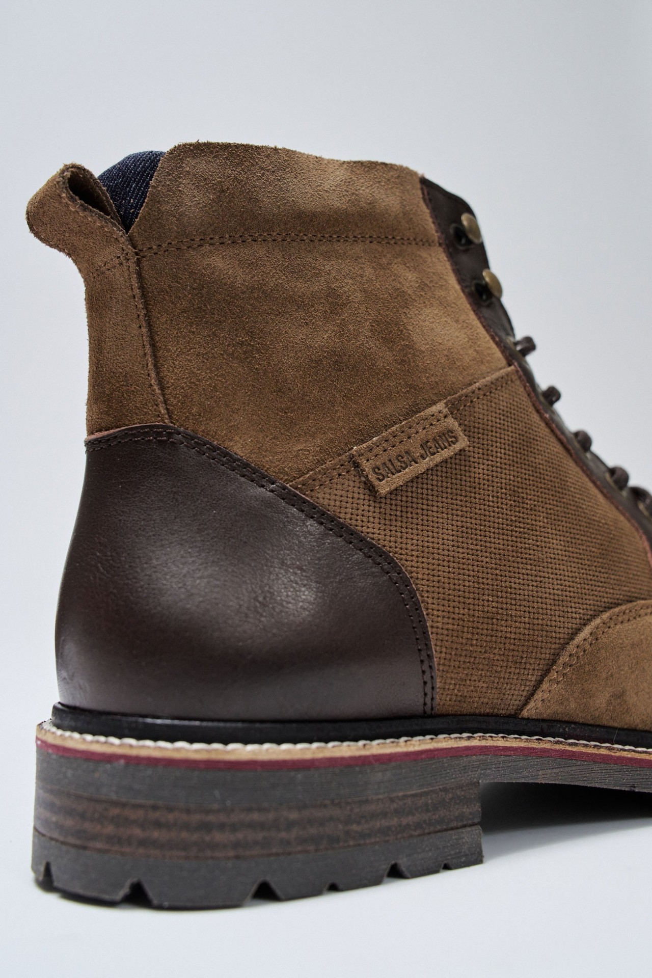 WILDLEDERSTIEFEL MIT SCHN�REN