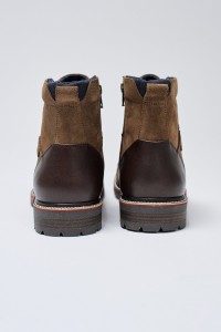 WILDLEDERSTIEFEL MIT SCHN�REN
