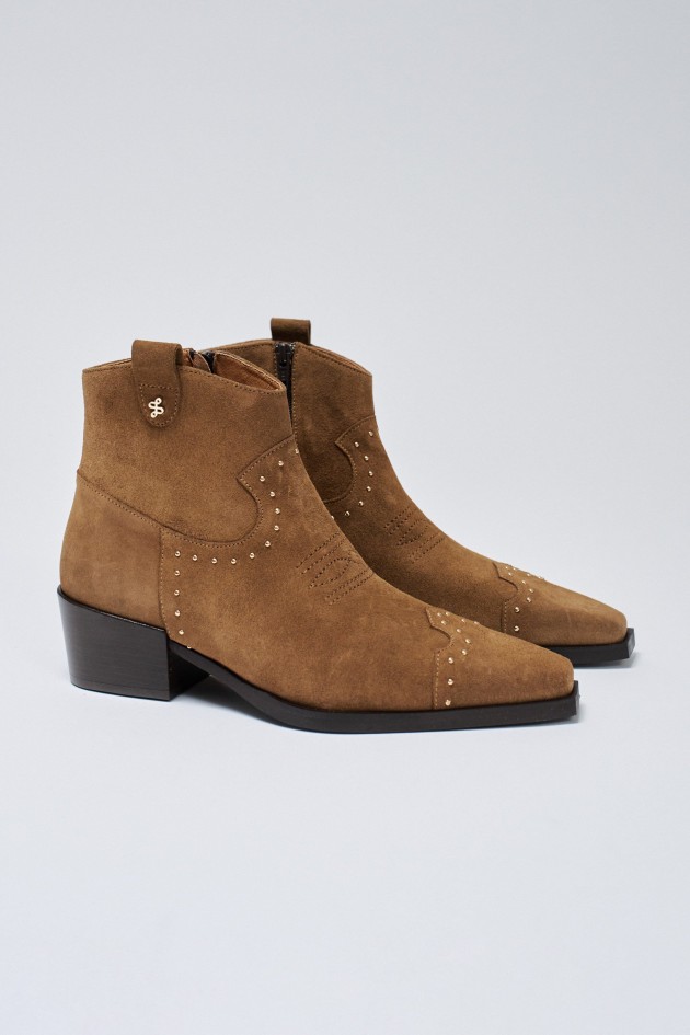 LEATHER BOOTS