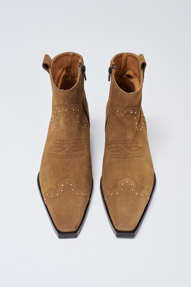 LEATHER BOOTS