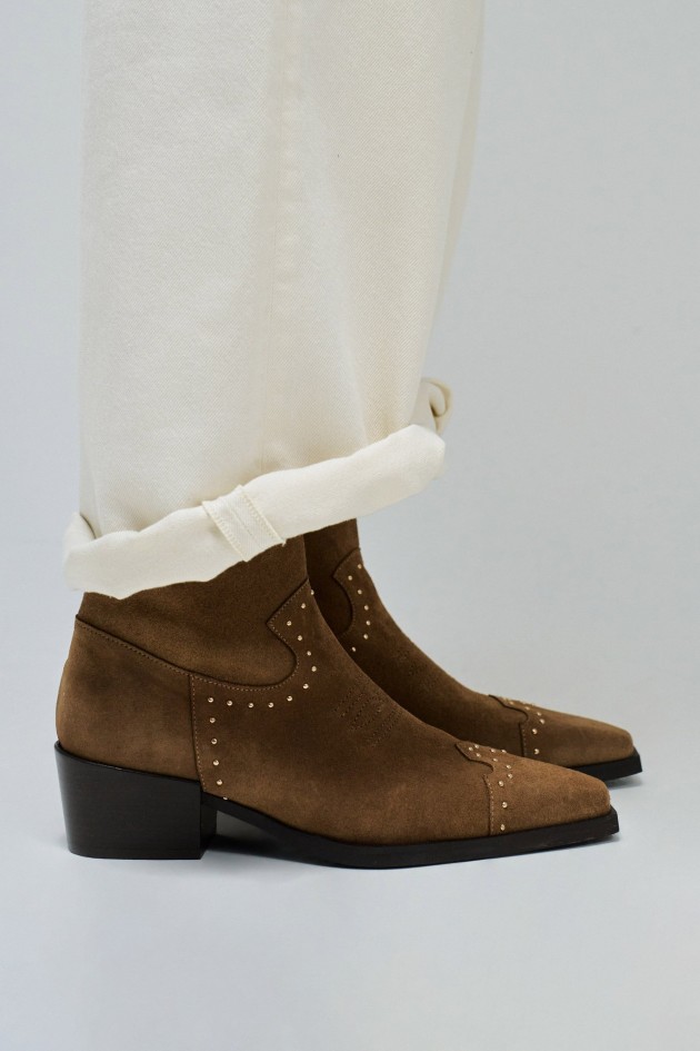 LEATHER BOOTS