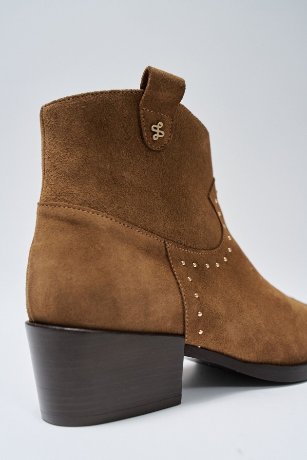 LEATHER BOOTS